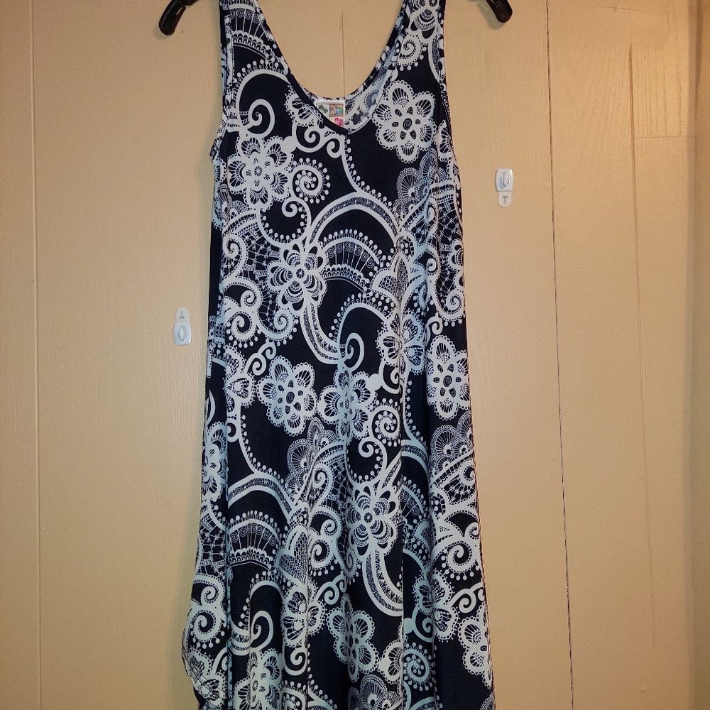Black and white flower printed dress